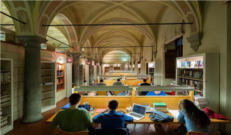 意大利比薩圣安娜高等學(xué)校（Scuola Superiore di Studi Universitari e Perfezionamento Sant'Anna）長(zhǎng)青藤海外