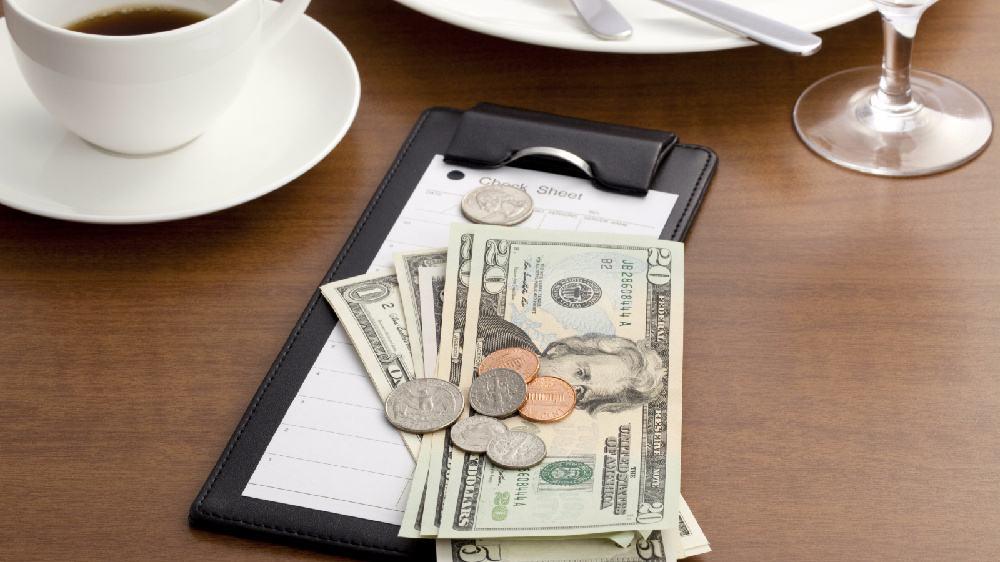 小費(fèi) 小費(fèi)