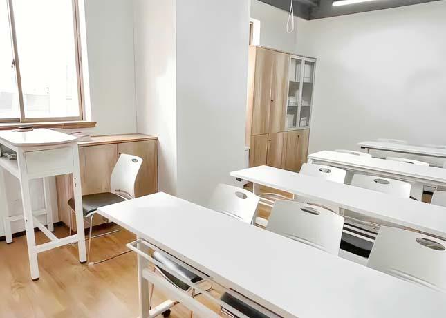 玉林學(xué)生黨學(xué)習(xí)意大利語：掌握語言，開啟新視野